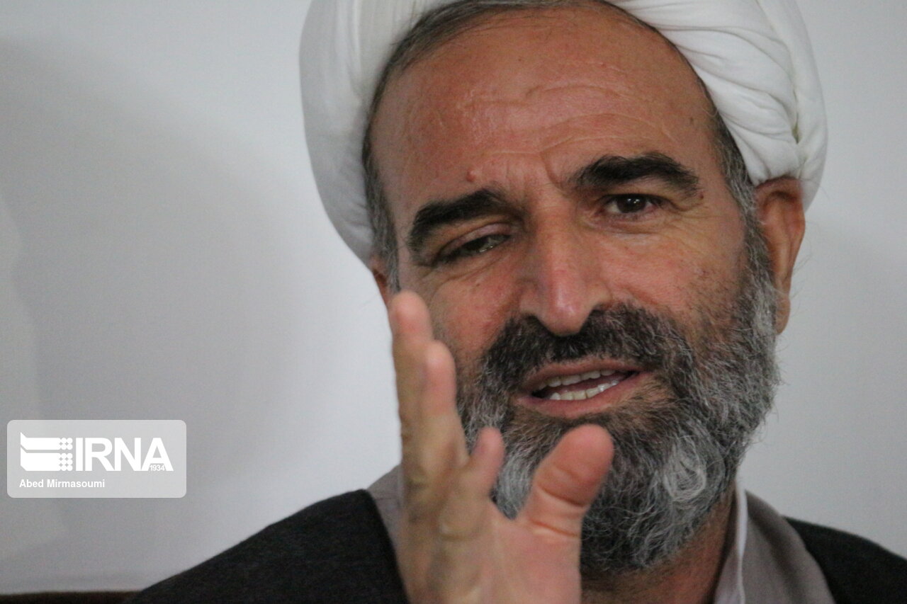 مسئولان با رفع مشکلات به دنبال امید بخشی در جامعه باشند