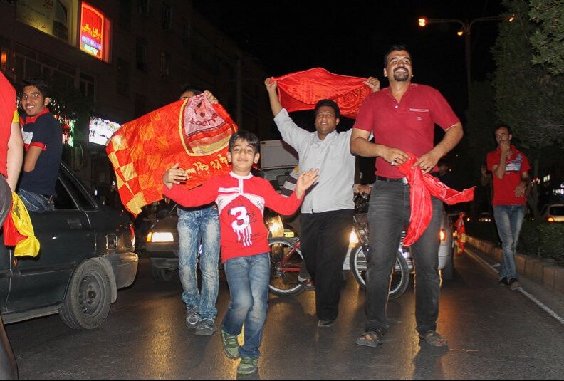 هواداران تیم فولاد خوزستان در اهواز به شادی پرداختند