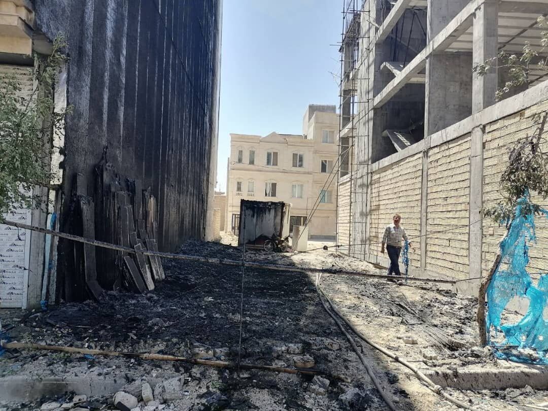 آتش سوزی در خیابان توحید شیروان مهار شد