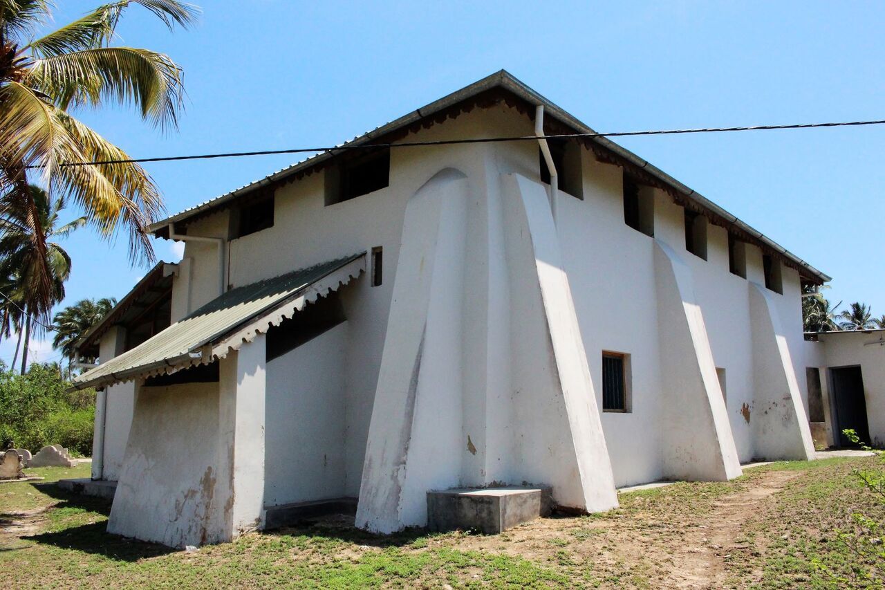 Shirazis' 900-year-old mosque in Zanzibar