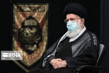 Supreme Leader observes 1st night of mourning for Imam Hossein(AS)