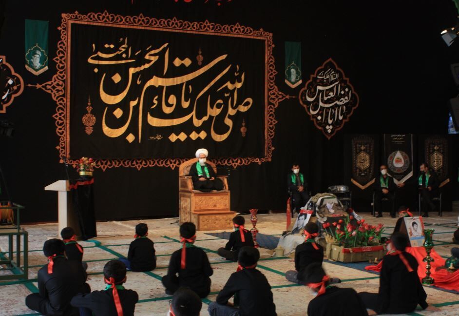 امام حسین (ع) زیر بار ذلت نرفت