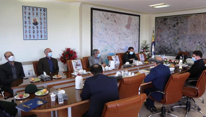 استاندار کرمان به دیدار مدیران آزاده استان رفت