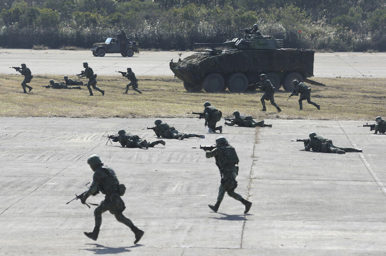 سناتور آمریکایی: آمریکا ۳۰ هزار سرباز در تایوان مستقر کرده است