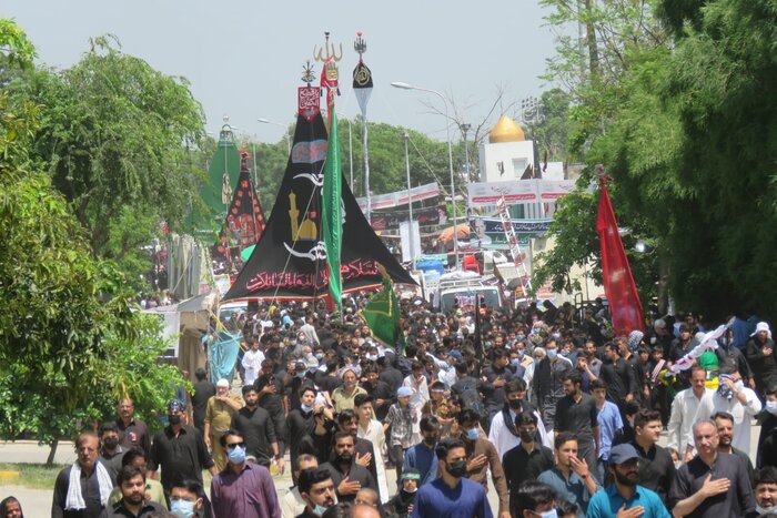 تاسوعا در پاکستان، طنین ندای "علمدار نیامد" و "لبیک یا حسین"