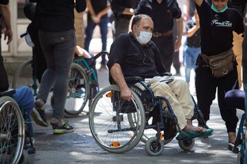 伊朗全国各地在“阿舒拉日”举行了盛大的悼念仪式