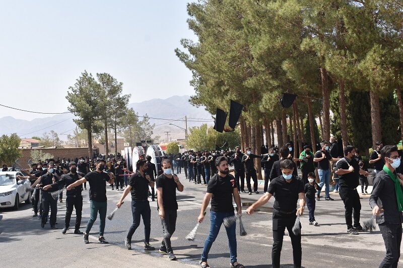 عاشقان اهل بیت روز عاشورا در بهاباد عزاداری کردند  