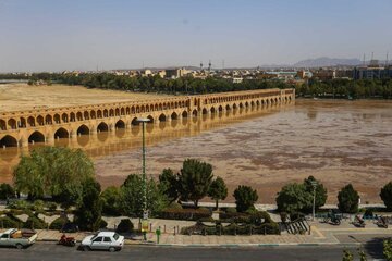 سی و سه پل در معرض شدید فرونشست