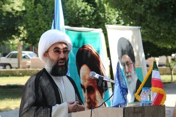 امام‌جمعه تکاب: اخلاق‌گرایی وجه تمایز نیروهای مسلح ایران است