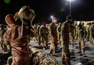 کشته شدن ۱۰ تفنگدار و سرباز آمریکایی در انفجار فرودگاه کابل