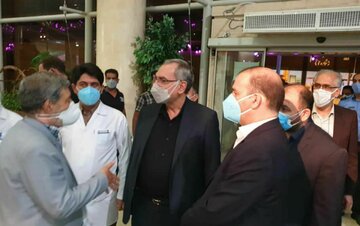 وزیر بهداشت روند درمان بیماران کرونایی در مشهد را مورد بررسی قرار داد