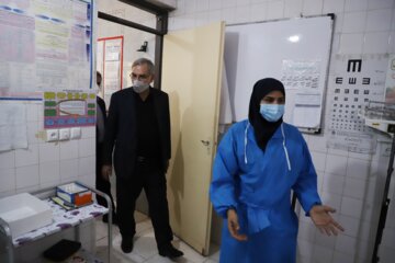 بازدید وزیر بهداشت از مراکز بهداشتی شهرستان باوی