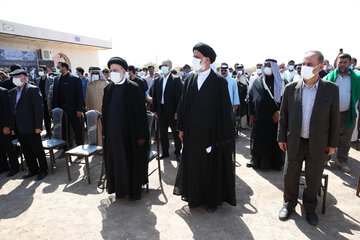 بازدید هوایی رئیس جمهور از منطقه دشت آزادگان و هورالعظیم و حضور در میان مردم روستاهای اطراف هویزه