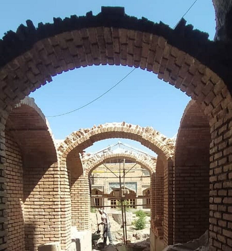 دالان ورودی مسجد مجموعه تاریخی حسن پادشاه تبریز مرمت می‌شود