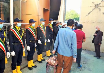 نمازگزاران مشهدی هشت زندانی را آزاد کردند