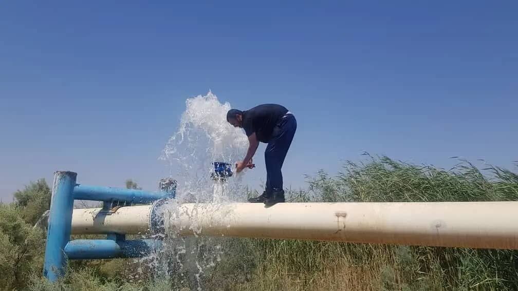 مخازن ذخیره آب موقت به ۴۳ روستای دارای تنش هرمزگان اهدا شد