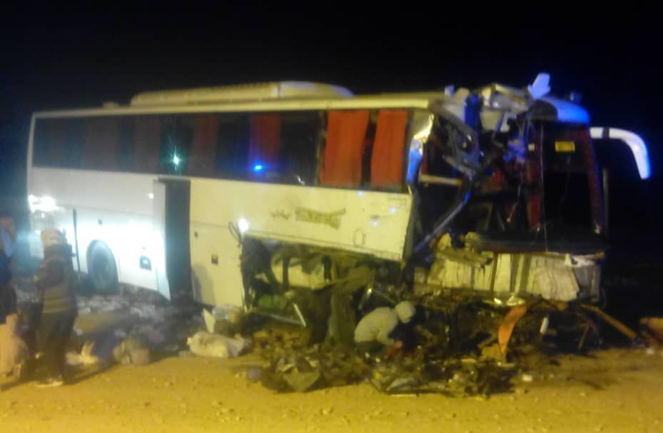 برخورد اتوبوس با کامیون در خراسان جنوبی یک کشته و چهار مصدوم داشت
