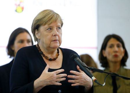 مرکل خواستار مذاکره با طالبان برای خروج شهروندان آلمان شد