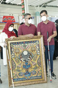 نابینا ایرانی فنکاروں نے کرمان میں پیرالمپک قالین کو بُنا
