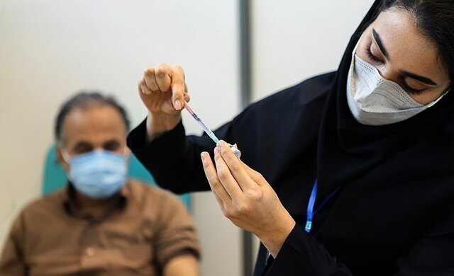 رئیس مرکز بهداشت: ۳۲ درصد جامعه هدف در نهاوند علیه کرونا واکسینه شدند