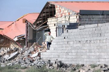 ساخت‌وسازهای غیرمجاز منطقه خلازیر تخریب می‌شود