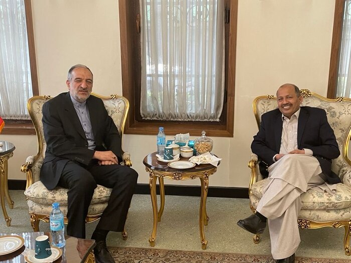 سفیر پاکستان در کابل به دیدار همتای ایرانی خود رفت