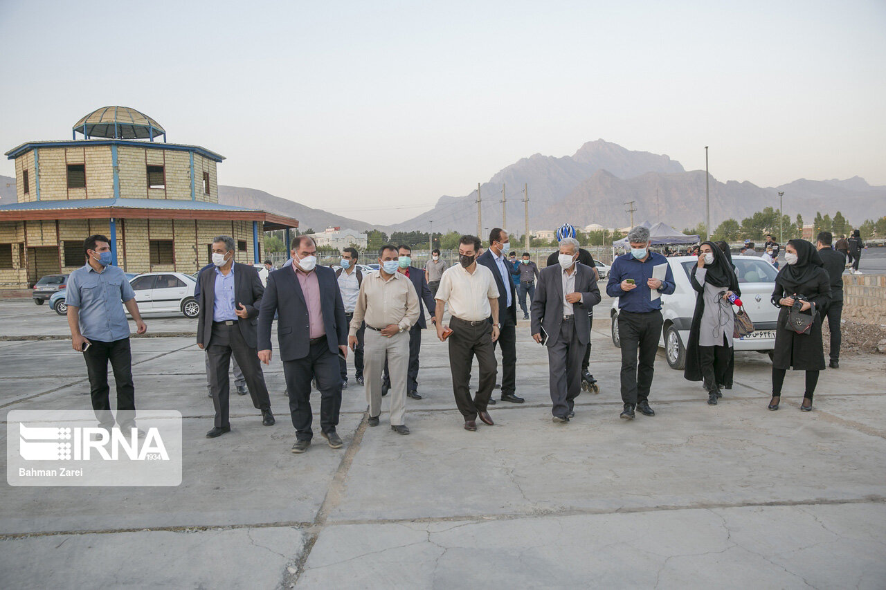 خبرنگاران ورزشی از ورزشگاه ۱۵ خرداد کرمانشاه بازدید کردند