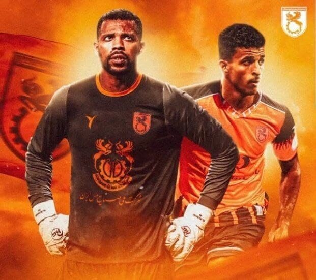 دورازهبان و هافبک تیم ملی عمان به مسرفسنجان ملحق شدند