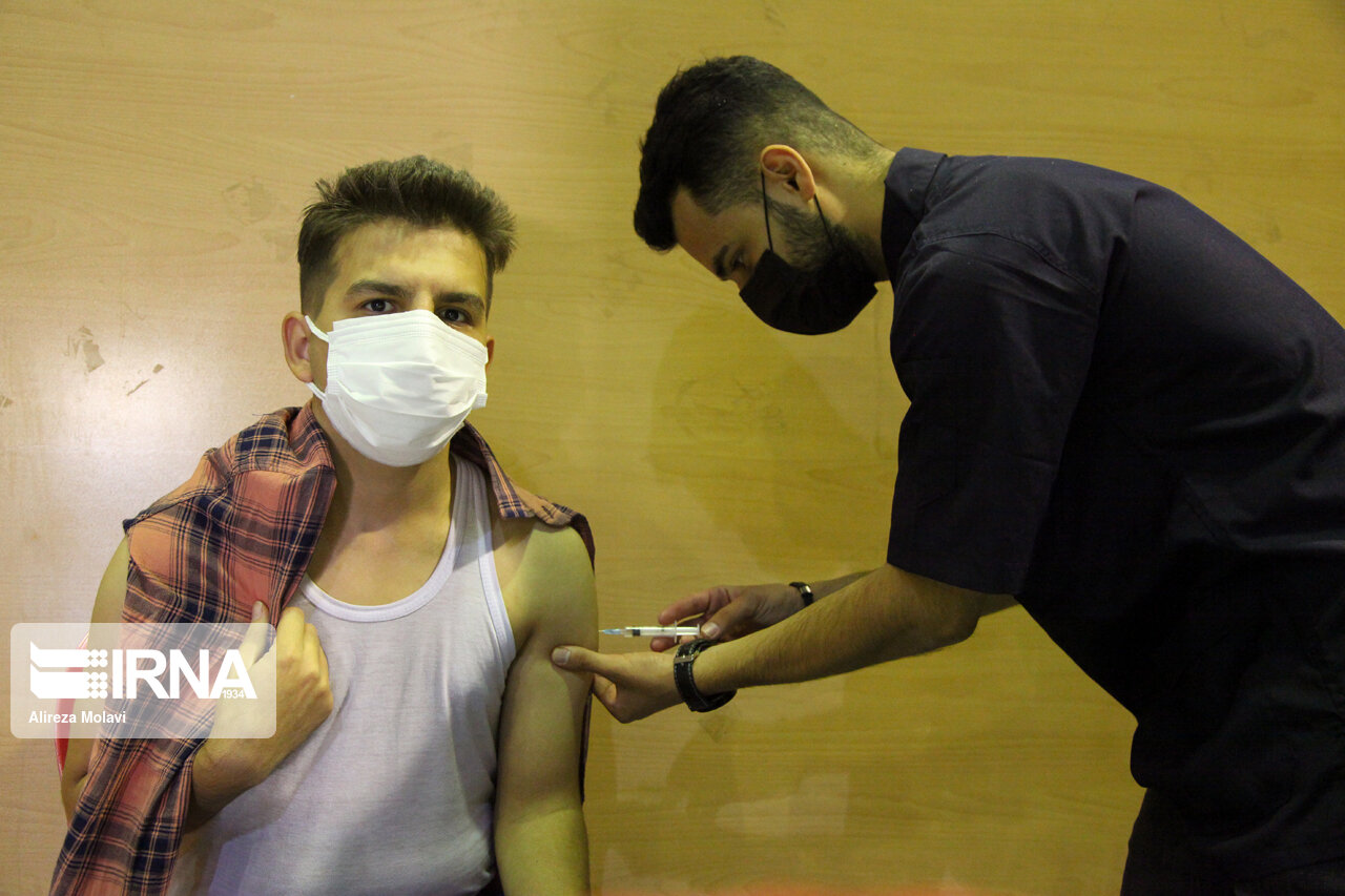 معاون استاندار: کرمانشاه ظرفیت تزریق روزانه ۷۰هزار واکسن کرونا را دارد