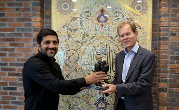 L’ambassadeur de Norvège et le président de la Fédération iranienne de la lutte s’échangent pour renforcer les coopérations sportives 