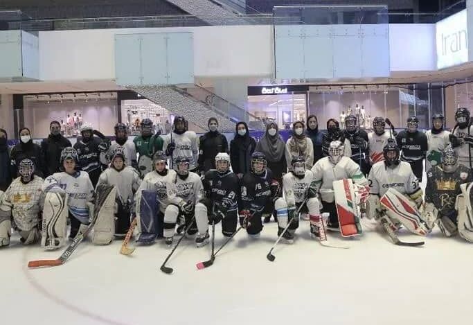 بازدید سرپرست فدراسیون اسکیت از اردوی تیم ملی هاکی روی یخ زنان