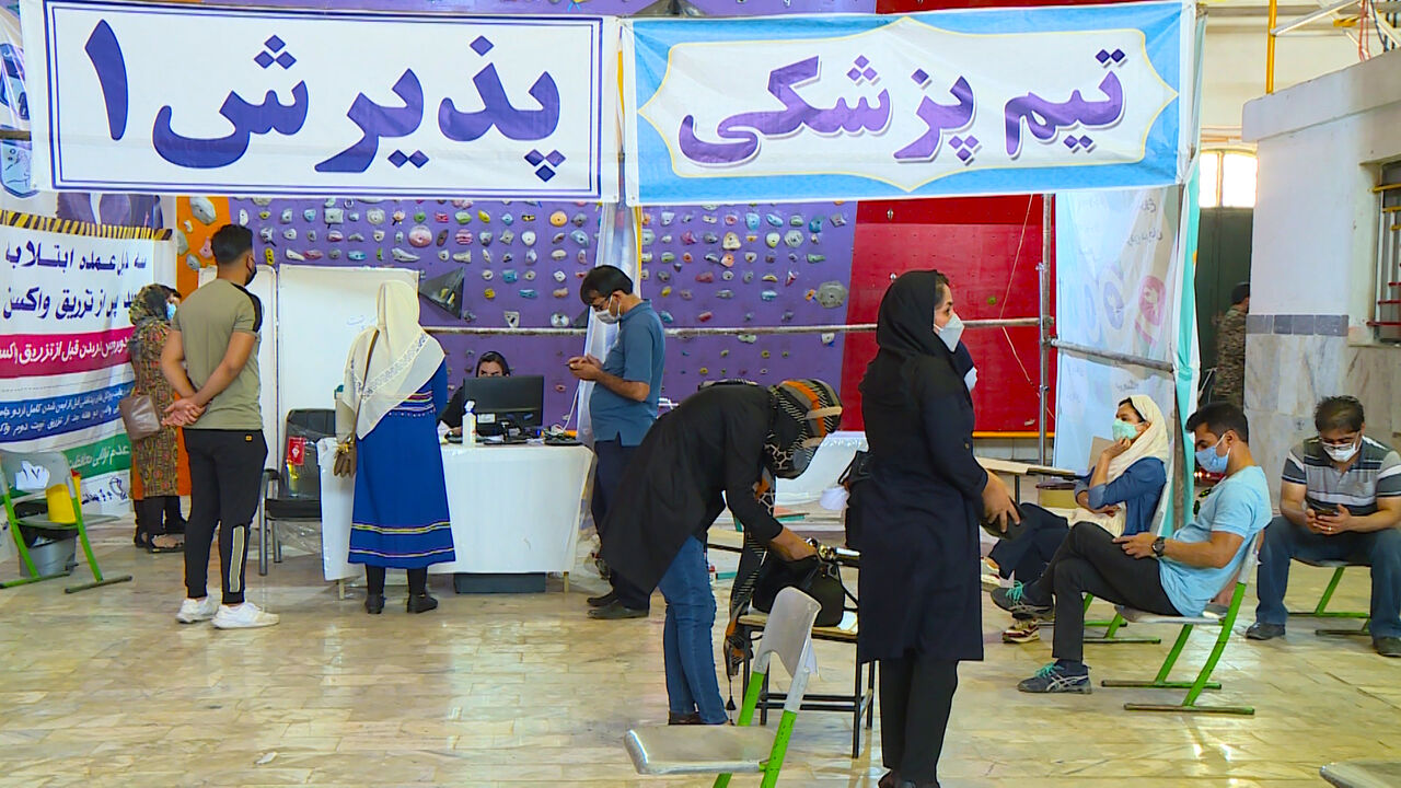 ۲۱۳ هزار و ۹۲۱ دُز واکسن کرونا در منطقه کاشان تزریق شد