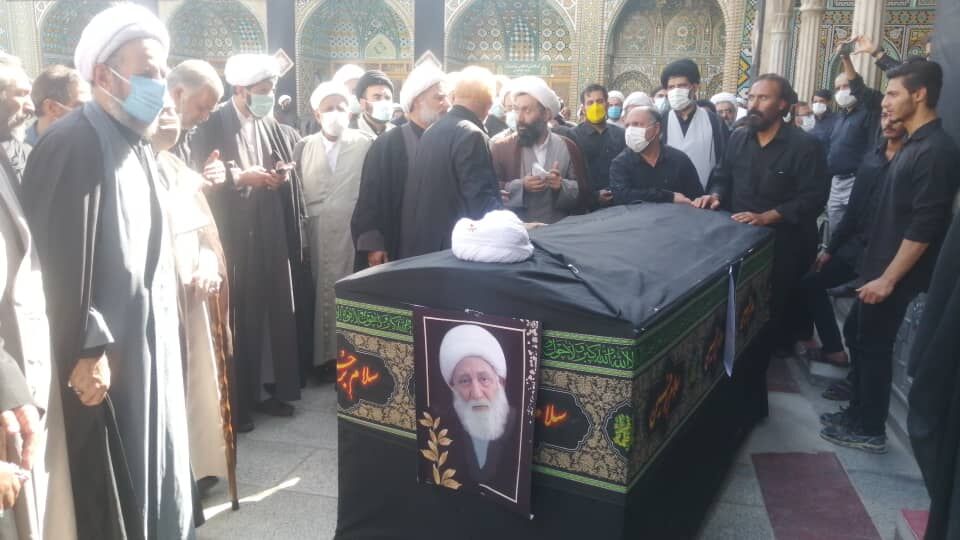 پیکر آیت الله شریفی اشکوری درقم به‌خاک سپرده شد