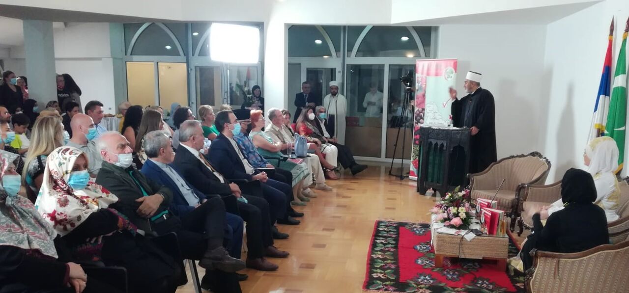 اولین نمایشگاه سفره غذای حلال در بلگراد با حضور سفیر ایران برگزار شد