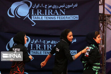 L’équipe iranienne de tennis de table ( hommes et femmes) s’entraîne pour le championnat Asiatique 2021