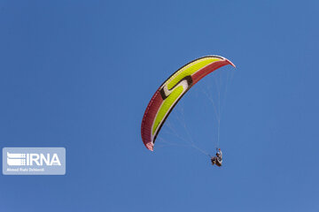 Un site de parapente dans les montagnes de Zagros au centre d’Iran