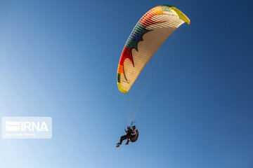 Un site de parapente dans les montagnes de Zagros au centre d’Iran