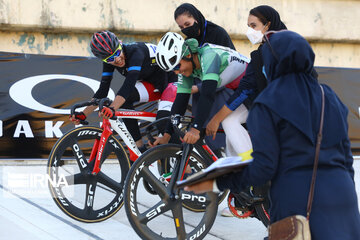 Iran : les compétitions féminines de cyclisme sur piste