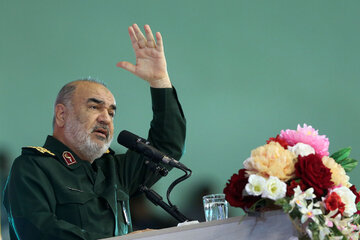 Commandant en chef du CGRI : l'industrie de la défense est une force de propulsion pour la technologie iranienne