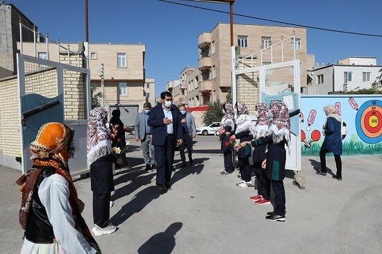 استاندار اردییل: معلمان از تربیت دانش‌آموزان غفلت نکنند