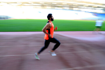 تمرینات سریعترین مرد ایران در مشهد