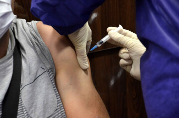 پوشش واکسیناسیون کرونا در قم از مرز ۵۰ درصد گذشت