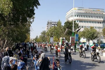 رژه نیروهای مسلح در استان اردبیل برگزار شد