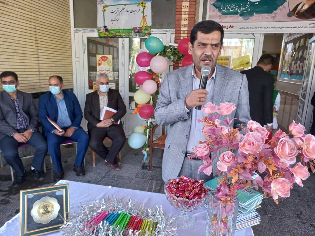 زنگ شکوفه‌ها و غنچه‌ها در هشترود نواخته شد