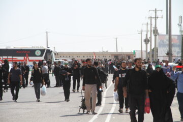 مرز مهران برای تردد زوار باز شد