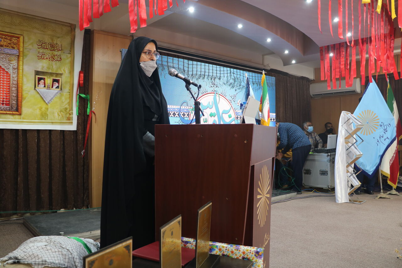 ۲ کتاب ویژه شهدای دانشجوی دانشگاه پیام نور در بوشهر رونمایی شد
