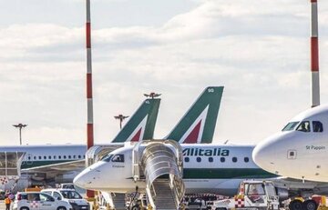 اعتصاب کارکنان، خط هوایی ایتالیا را مختل کرد