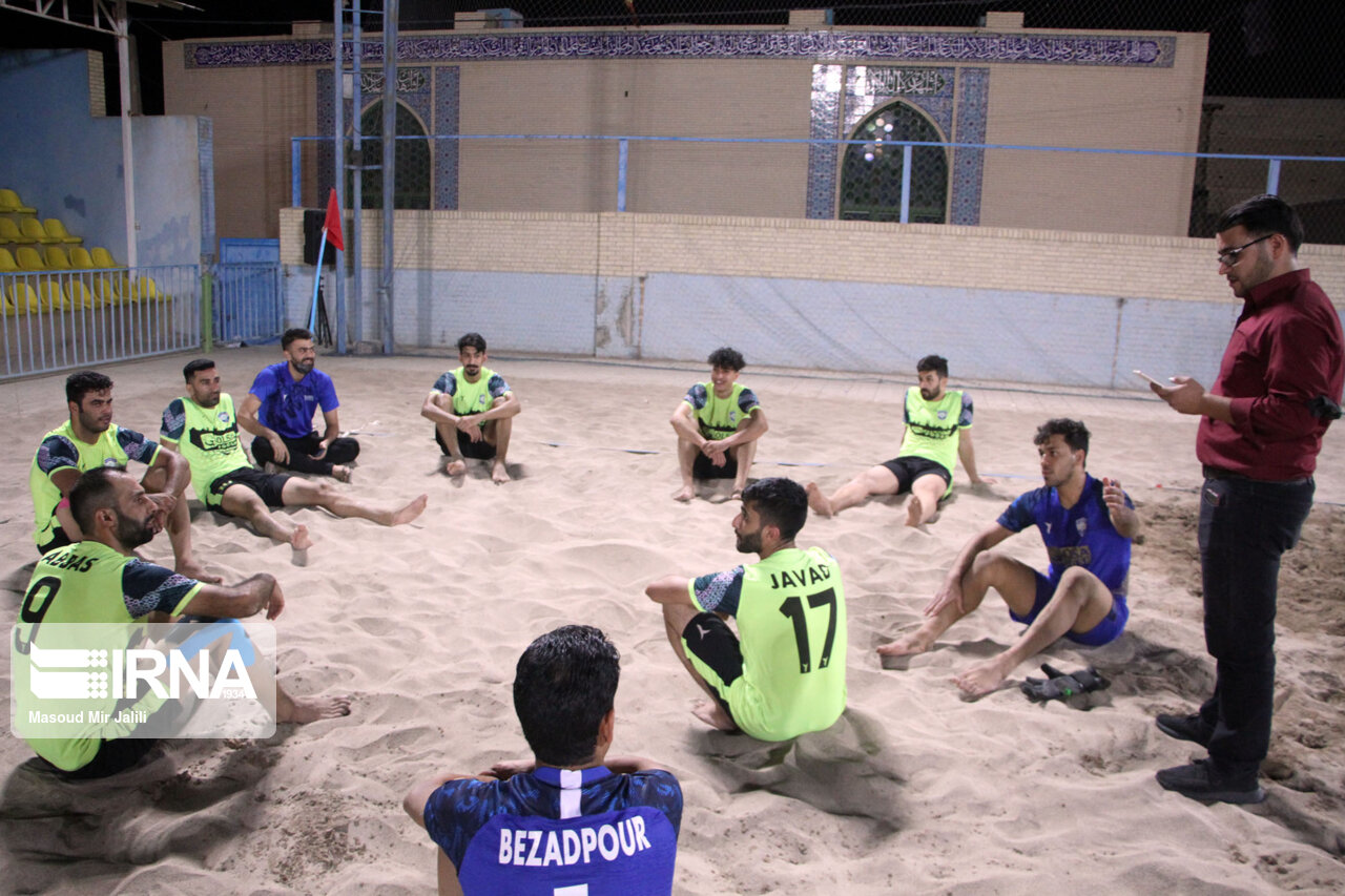دوره مربیگری سطح یک فوتبال ساحلی ایران در یزد آغاز شد