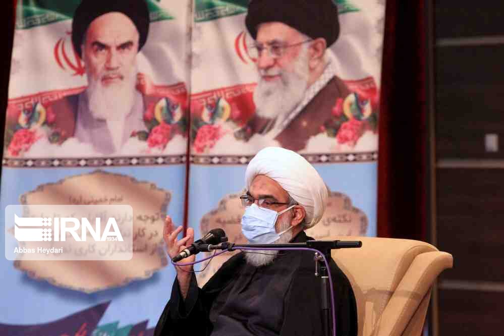 امام جمعه بوشهر: گروه‌های جهادی در روزهای کرونایی حماسه آفریدند 