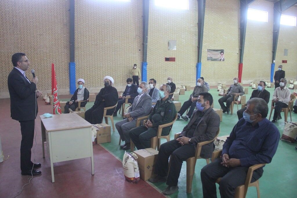 ۴۵۰ بسته معیشتی و حمایتی در شهرستان خمین توزیع شد